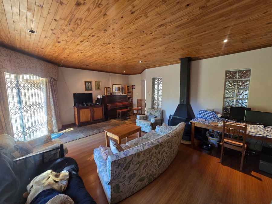 4 Bedroom Property for Sale in Heuwelsig Free State